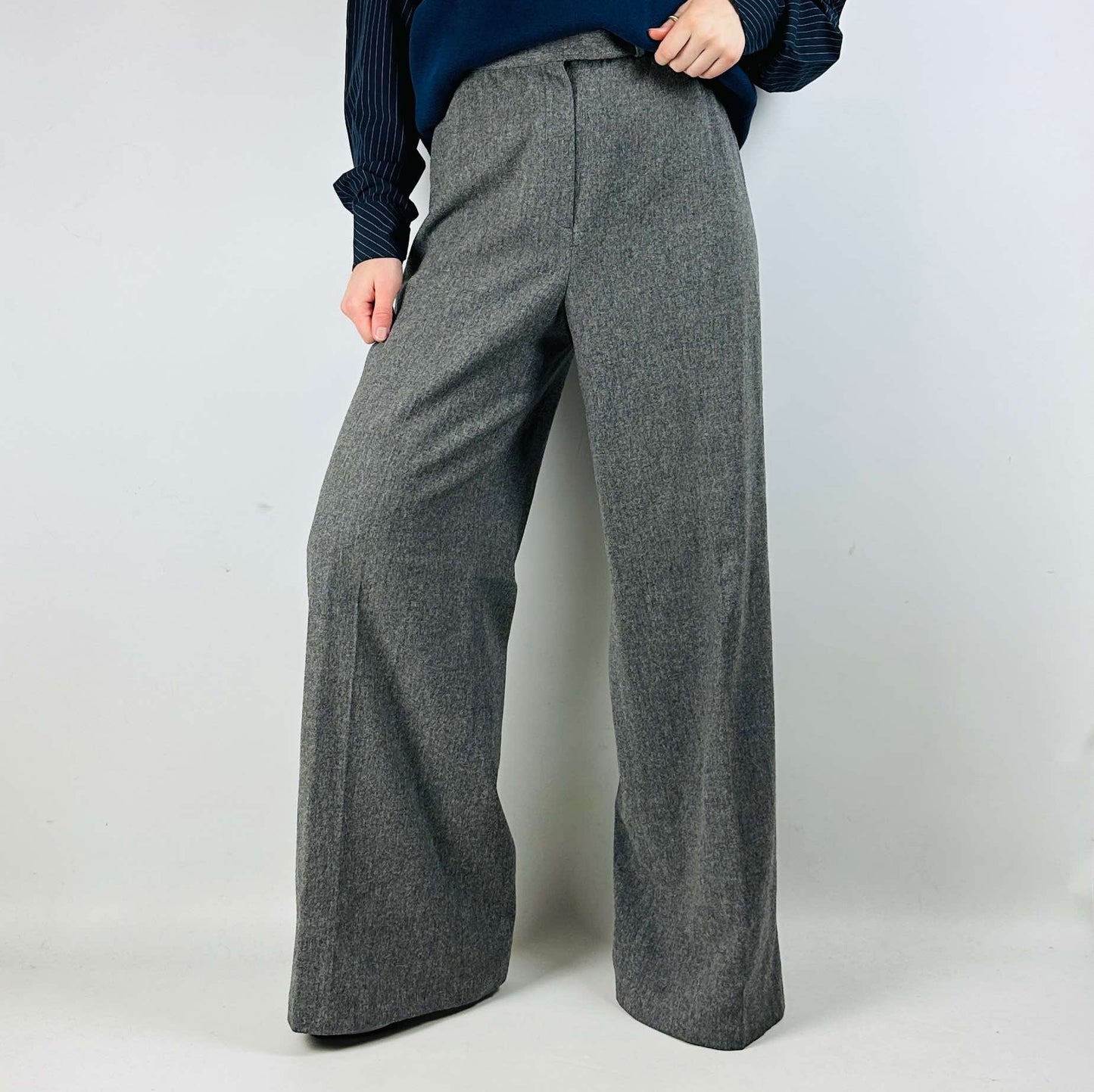 
                  
                    Ladies Vintage Wide Leg Grey Wool Trouser - W28 L32
                  
                